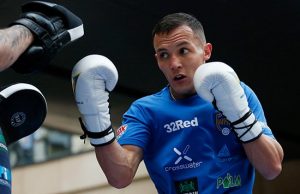 Josh Warrington defeats Lee Selby by split decision