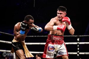 Gary Russell outpoints Joseph Diaz, retains WBC featherweight title