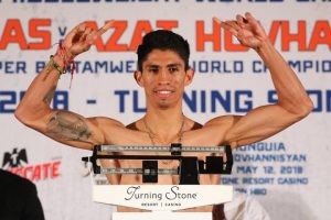 Rey Vargas Fights Through Fire, Cuts To Beat Azat Hovhannisyan