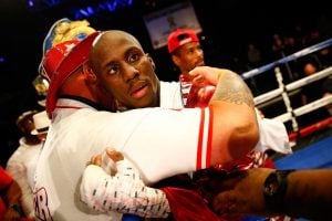 Farmer dominates Dib to win IBF title