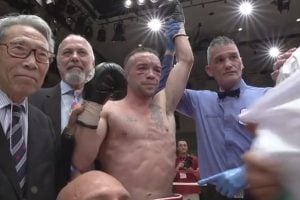 Doheny beats Iwasa to win IBF title