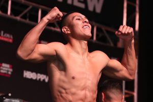 Munguia stops Cook, retains title