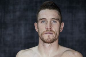 Smith knocks out Groves to win WBA title, Ali Trophy