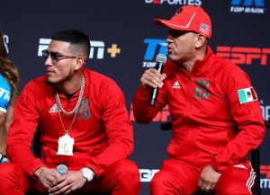 Benavidez: I See Fear In Crawford's Eyes; He's A Little Worried