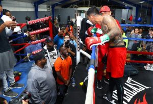 Crawford: Benavidez Is Underestimating My Size & My Power