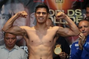 Daniel Roman Stops Gavin McDonnell in Tenth, Retains Title