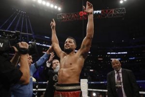 Heavyweight prospect Joe Joyce makes statement with 1st-round destruction of Joe Hanks