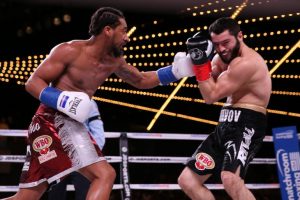 Demetrius Andrade stops Artur Akavov in 12, retains WBO middleweight belt