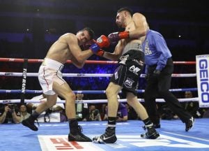 Jose Ramirez rallies from early deficit, outpoints Jose Zepeda to retain title