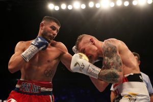 Kelly drops Runowski three times, wins decision