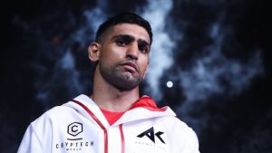 Boxer Amir Khan has surgery on right elbow following Terence Crawford defeat