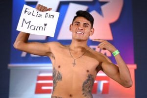 Navarrete stops Dogboe in 12-round beating