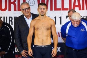 Korobov holds on for decision win over Aleem