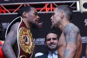 Roach outpoints Oquendo over 10 rounds