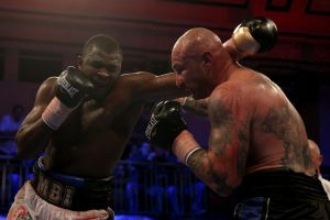 Martin Bakole signs with Matchroom Boxing