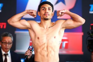 Lopez wins decision over Nakatani in IBF eliminator