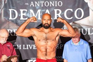 Gerald Washington Drills Robert Helenius With a Bomb in Eight
