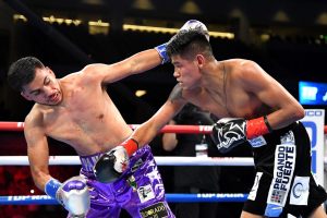 Navarrete smashes De Vaca in three, Magdaleno wins