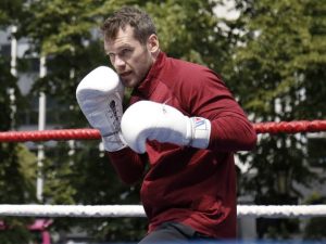 Luke Keeler Drops, Decisions Luis Arias in Belfast
