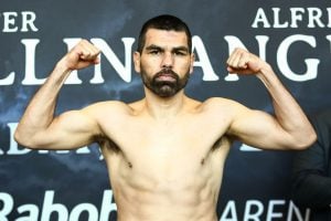 Angulo upsets Quillin by split decision