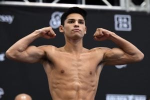 Garcia stops Duno in 98 seconds