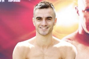 Andrew Moloney survives war with Dharry to win interim WBA title