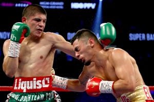 De La Hoya aims to rebound from first pro loss on Dec. 14