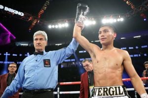 Ortiz smashes Solomon to stay perfect as a pro