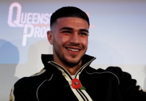 Tommy Fury Blows Away Przemyslaw Binienda in One