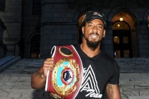 Demetrius Andrade Inks Four Fight Extension With Eddie Hearn