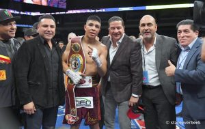 De La Hoya on Munguia's Win: That Was The Fight He Needed