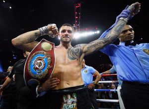 Arum Wants Smith To Fight Alvarez-Seals Winner Next