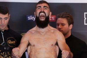 Jono Carroll Dominates, Beats Up, Stops Scott Quigg in Eleven