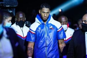Yoka takes decision over Hammer to stay unbeaten