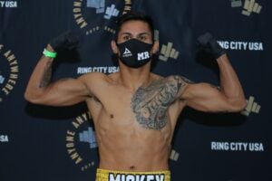 Roman reportedly caught with illegal gloves ahead of Ring City fight