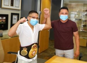 De La Hoya Sides With Moloney's Stance, Franco's Team Fires Back at Him