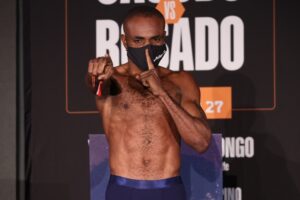 Emmanuel Tagoe Beats Mason Menard By 10-Round Majority Decision