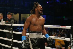 Andrade challenges Saunders for early 2021 fight