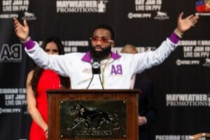 Adrien Broner Returns, Wins Tough Decision Over Jovanie Santiago
