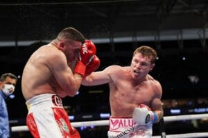 Callum Smith Doubts Saunders Has The Power To Get Canelo's Respect
