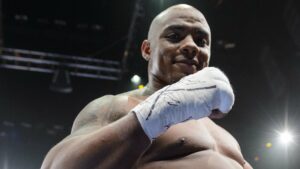 Oscar Rivas returns to action with tune-up win over Sylvera Louis