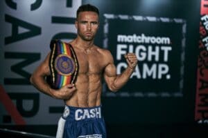 Felix Cash Blasts Out Denzel Bentley in Third Round