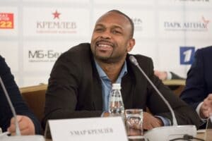 Roy Jones Willing To Face Oscar De La Hoya in Triller PPV Clash