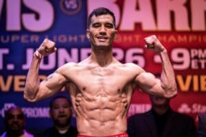 Batyr Akhmedov Stops Argenis Mendez in Eight Due To Injury