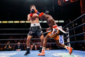 Chris Colbert jabs way to unanimous decision win over Tugstsogt Nyambayar