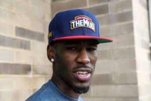 Warrant issued for former lightweight tiltlist Robert Easter Jr following alleged assault