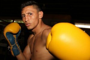 Felix Alvarado demolishes Israel Vazquez in one round on Ortiz-Kavaliauskas undercard 