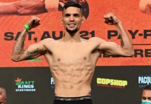 Carlos Castro Drops, Stops Oscar Escandon in Tenth Round