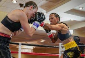 Kali Reis defeats Diana Prazak in tougher than expected majority decision win