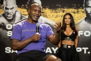 Holyfield: The Referee Made a Bad Call, Stopped The Fight Too Quick